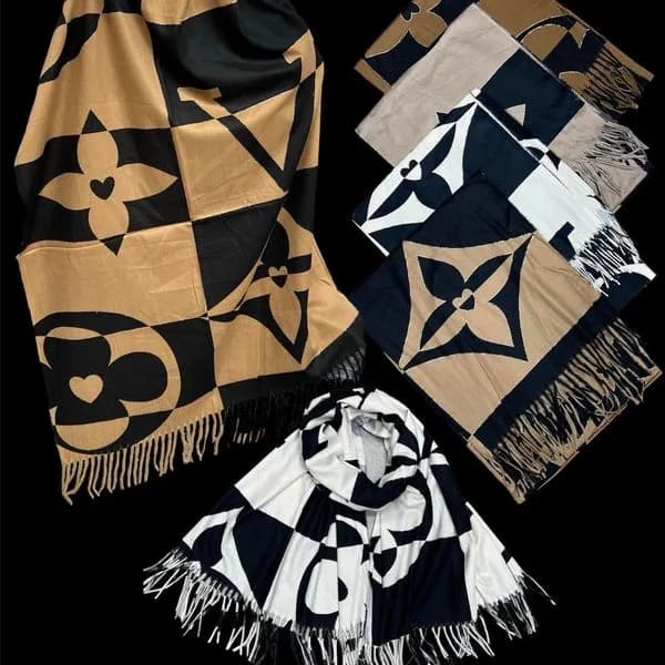 Szaliki damskie bawełniane wzór kwiatowy TO17.662