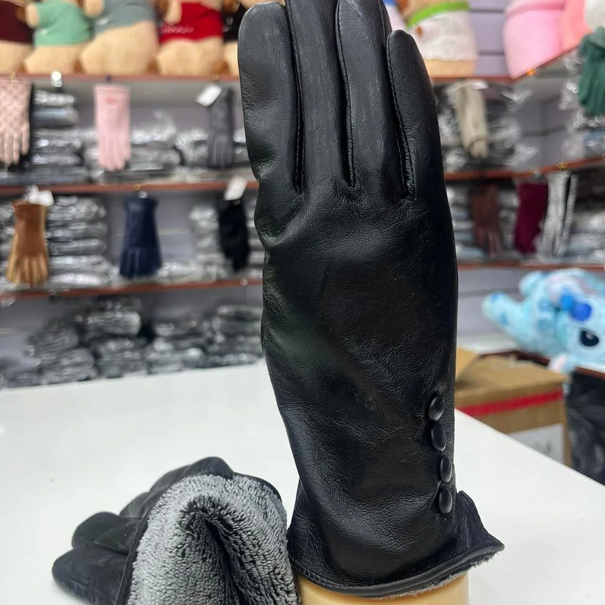 Rękawiczki damskie skórzane czarne z mankietem futrzanym