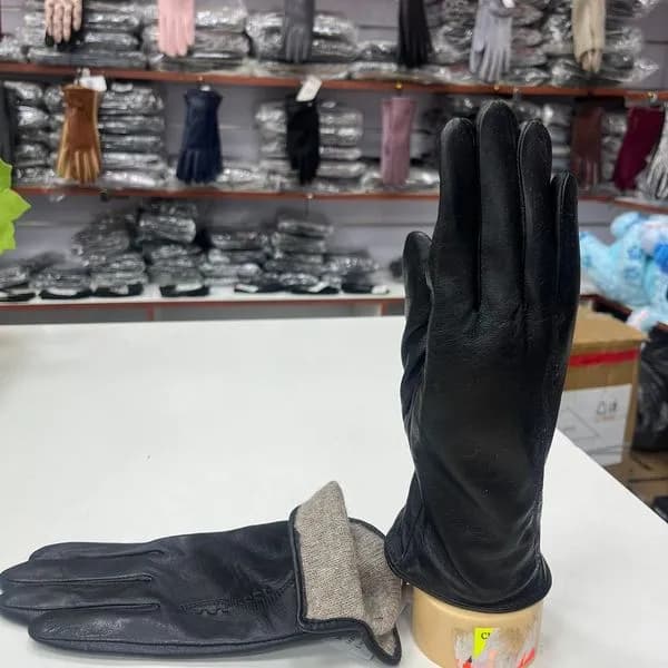 Rękawiczki damskie skórzane czarne z podszyciem