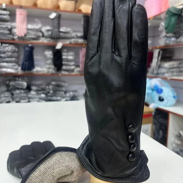 Rękawiczki damskie skórzane czarne z podszyciem