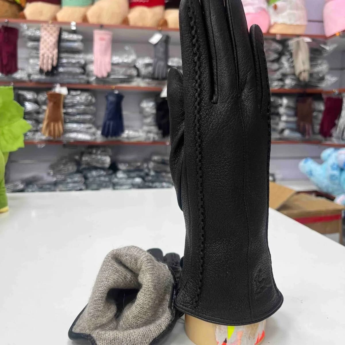 Rękawiczki damskie skórzane czarne z podszyciem