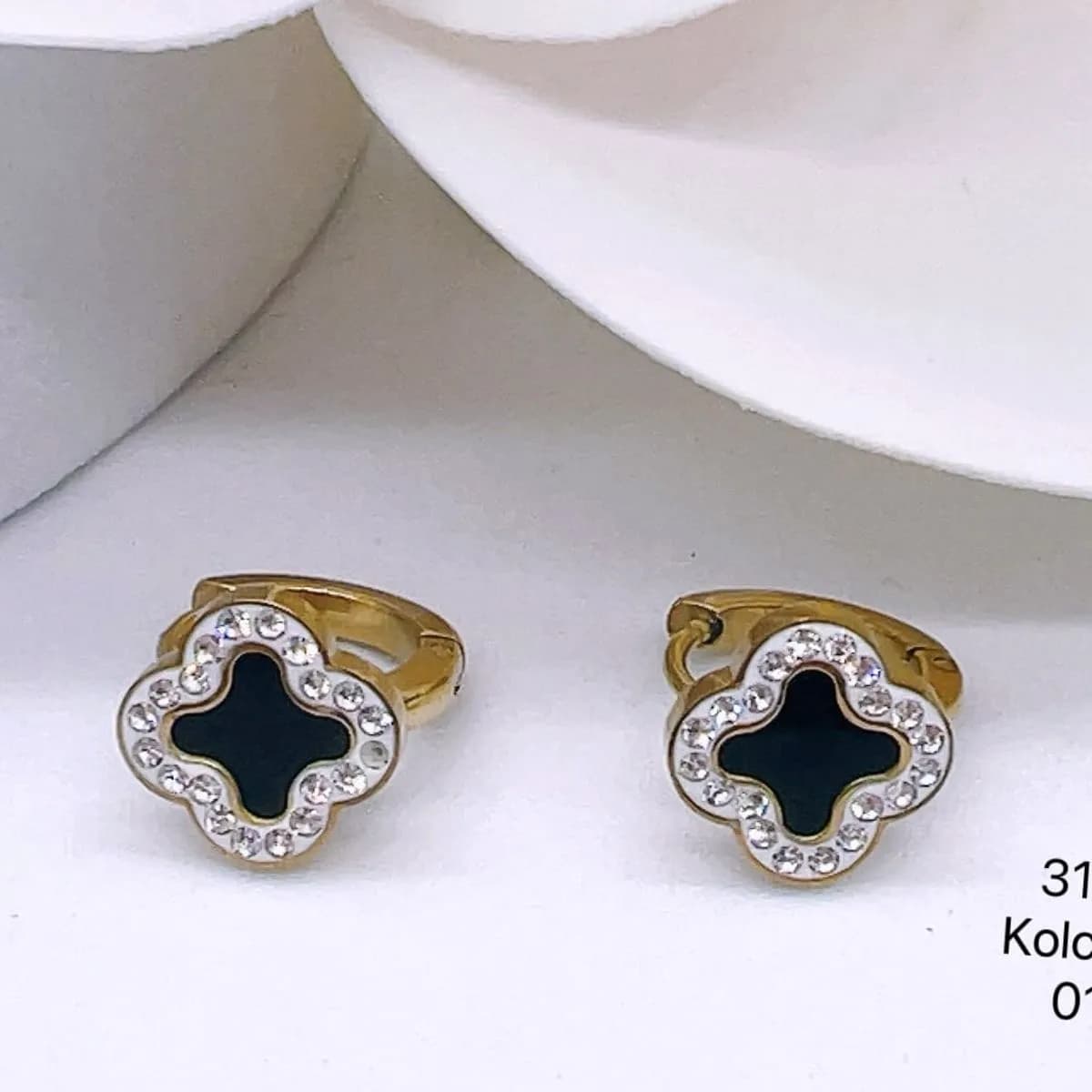 Kolczyki damskie 316L wiszące z czarnym kwiatem