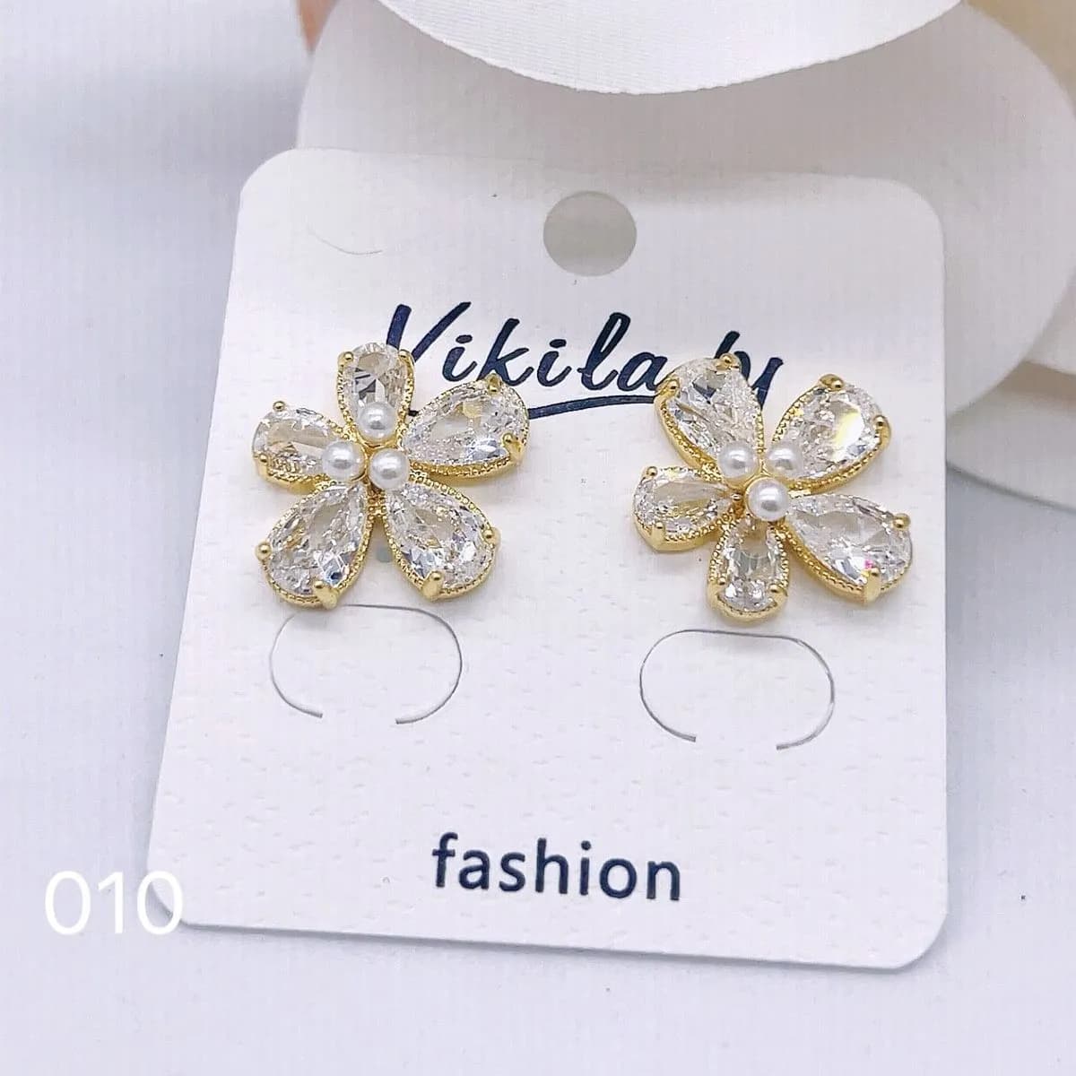 Kolczyki damskie kwiatowe Vikikilbaby z cyrkoniami