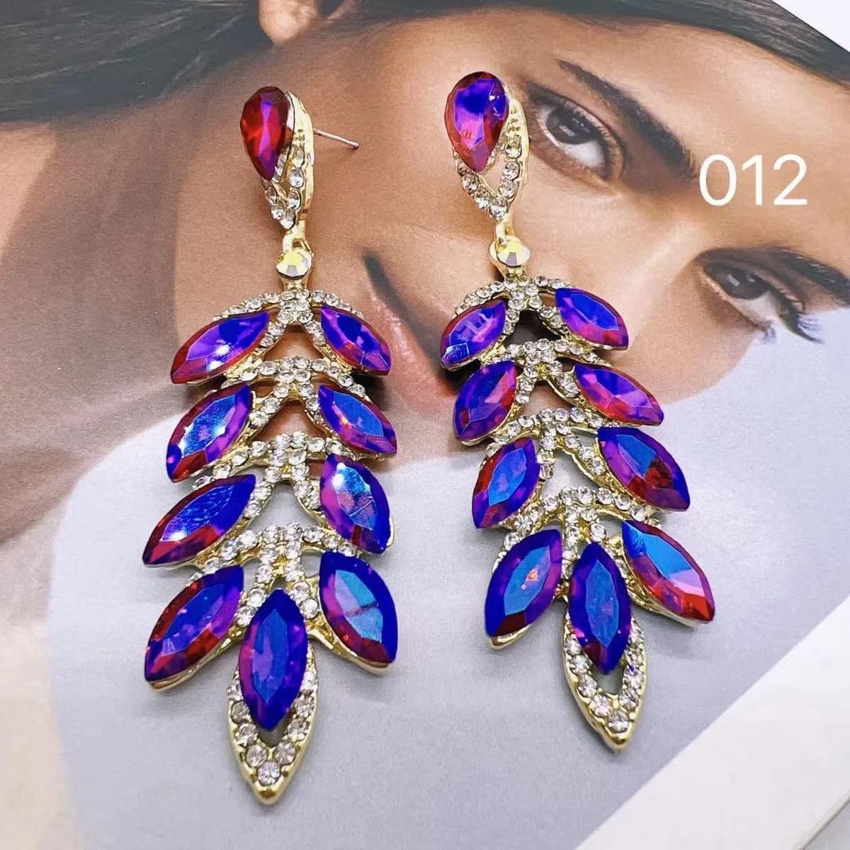 Kolczyki damskie wiszące niebiesko-czerwone kryształy