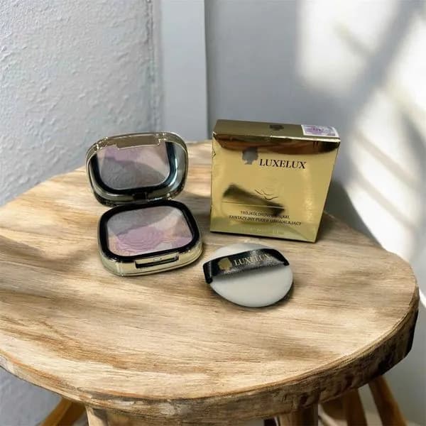 Puder Prasowany Trójkolorowy Utrwalający Makijaż (Kolor 01)