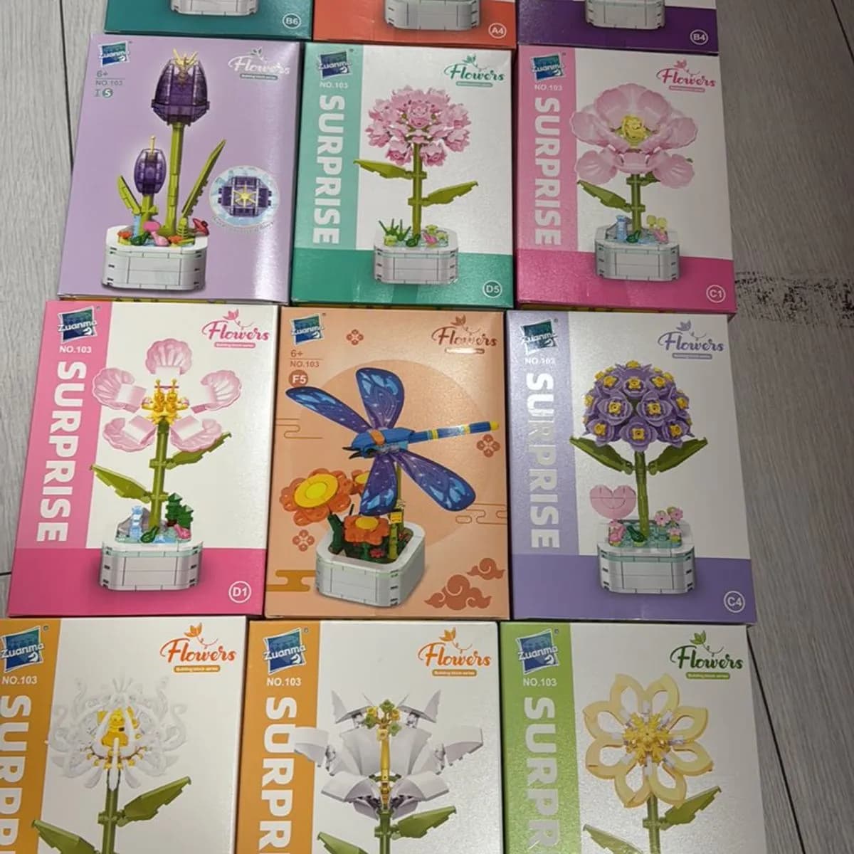 Zabawki Klocki Kwiaty Mix Flower Surprise 8 szt