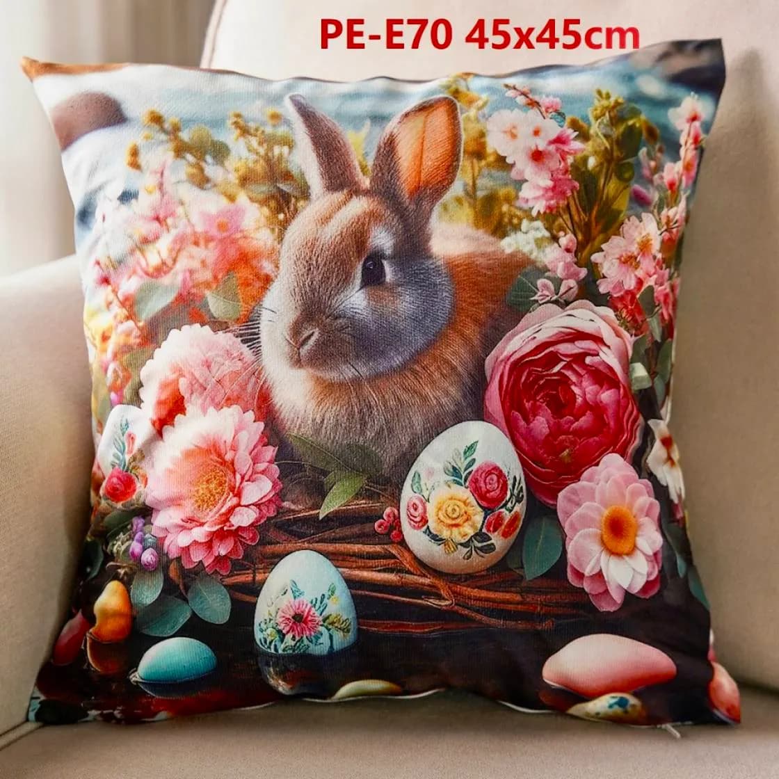 Poszewka dekoracyjna 45x45 cm PE-E70 z motywem królika wielkanocnego