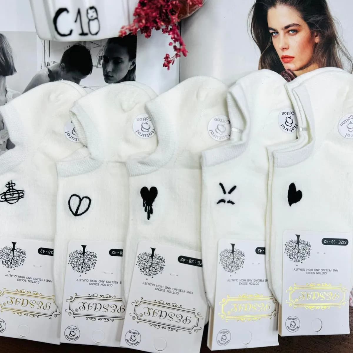 Skarpetki damskie białe z nadrukami serce emoji C18