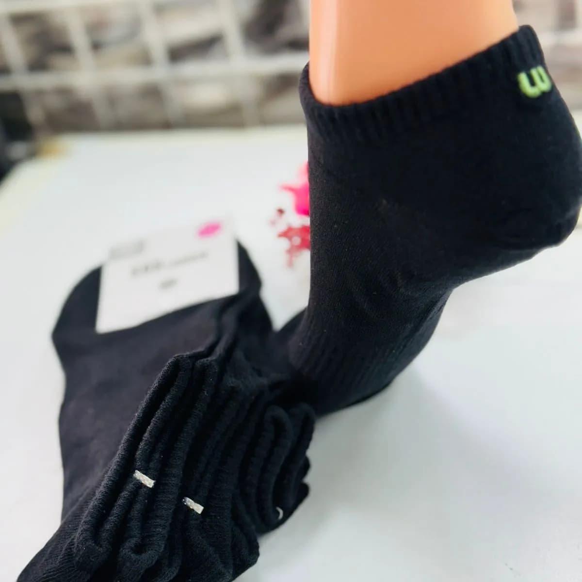 Skarpetki damskie niskie czarne z zielonym logo W