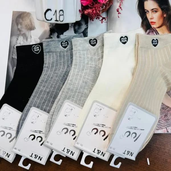 Skarpetki damskie prążkowane z serduszkiem 5 kolorów