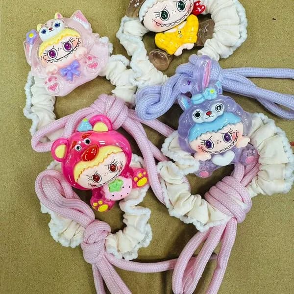 LABUBU Świecące Gumki do Włosów z Figurką, 40 szt.