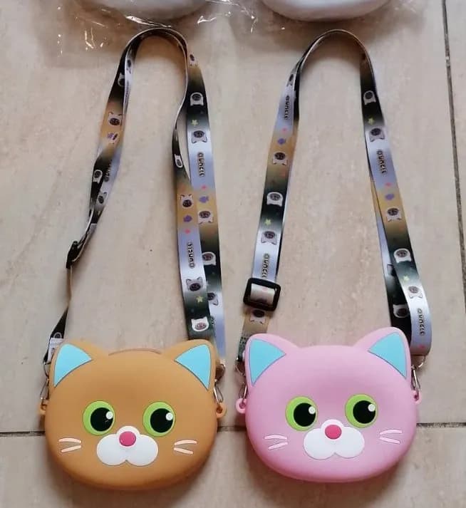 Torebka Mini Silikonowa Kotek z Paskiem, Mix Kolorów