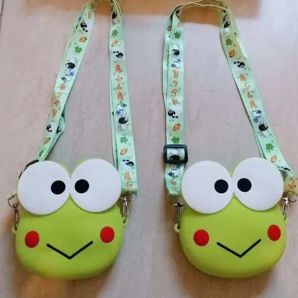 Torebka Mini silikonowa żaba z regulowanym paskiem, zielona