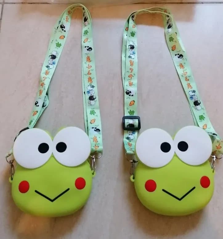 Torebka Mini silikonowa żaba z regulowanym paskiem, zielona