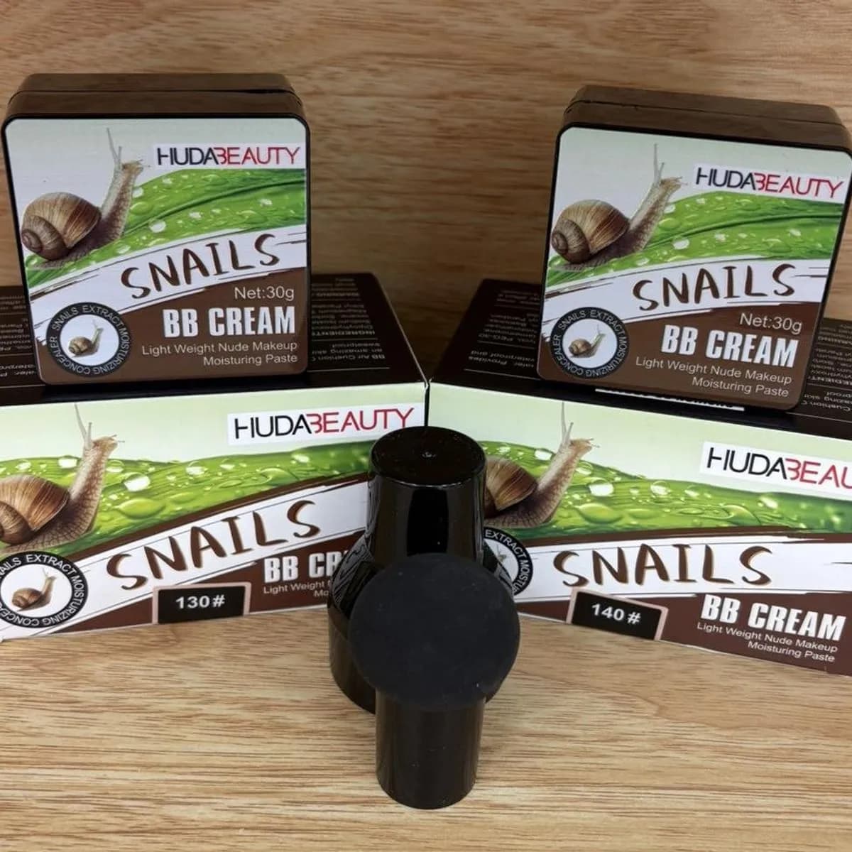 HUDA BEAUTY Podkład BB do Twarzy Snails 30g ze śluzem ślimaka 12 szt