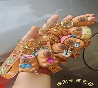 Brelok do Kluczy Kapibara 3D z Paskiem, Mix Wzorów