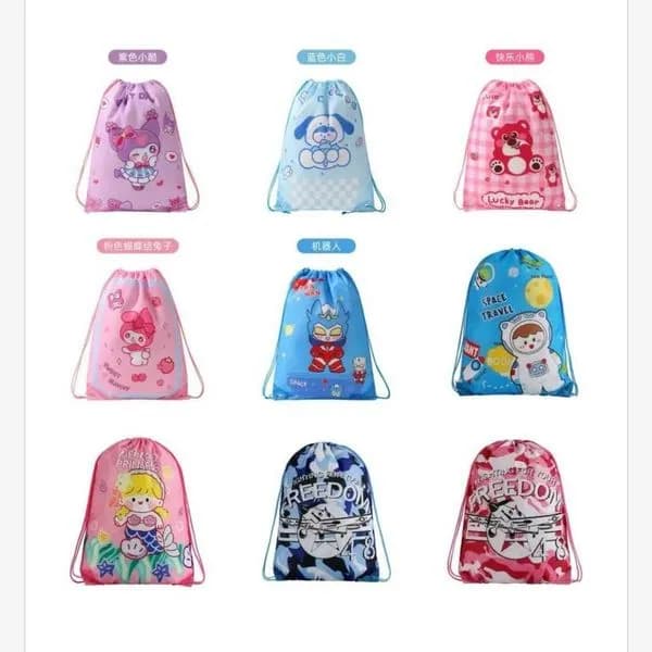 Zestaw 18 torebek siatkowych basenowych z motywami