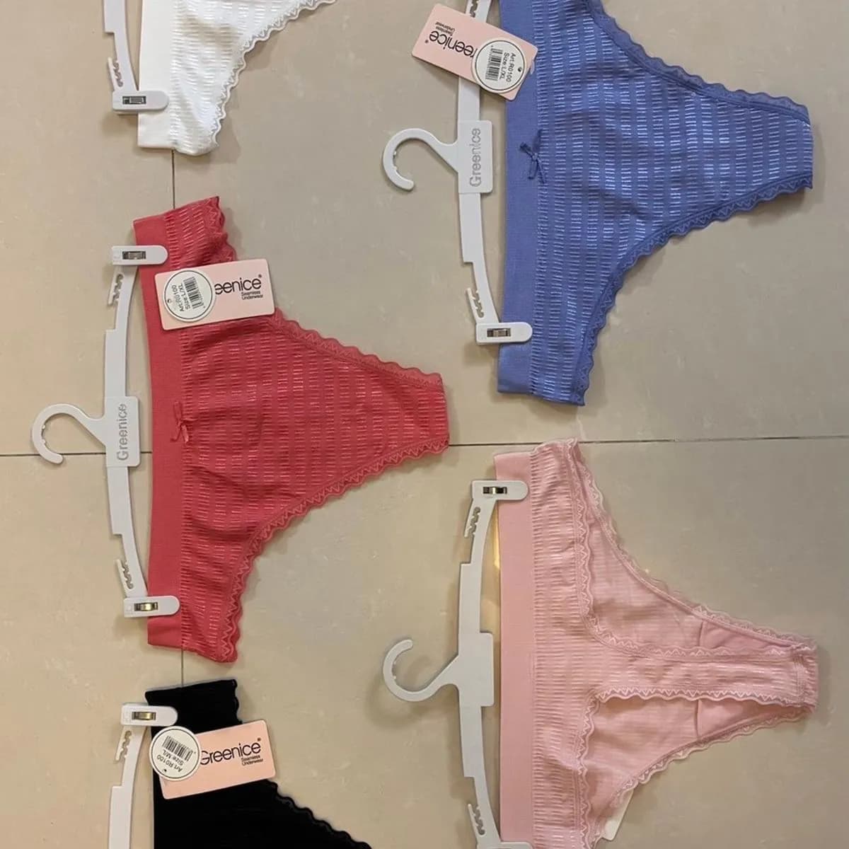 Majtki damskie M-L XL, 6 szt. na wieszaku R0104