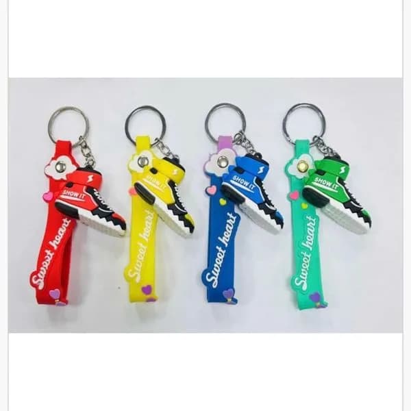 Brelok do Kluczy But Sportowy Sneaker Mix Kolorów 24szt