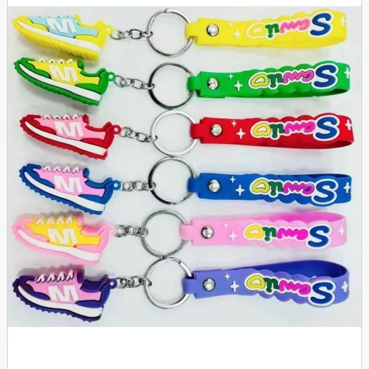 Brelok do Kluczy But Sneaker Silikonowy z Paskiem 24szt