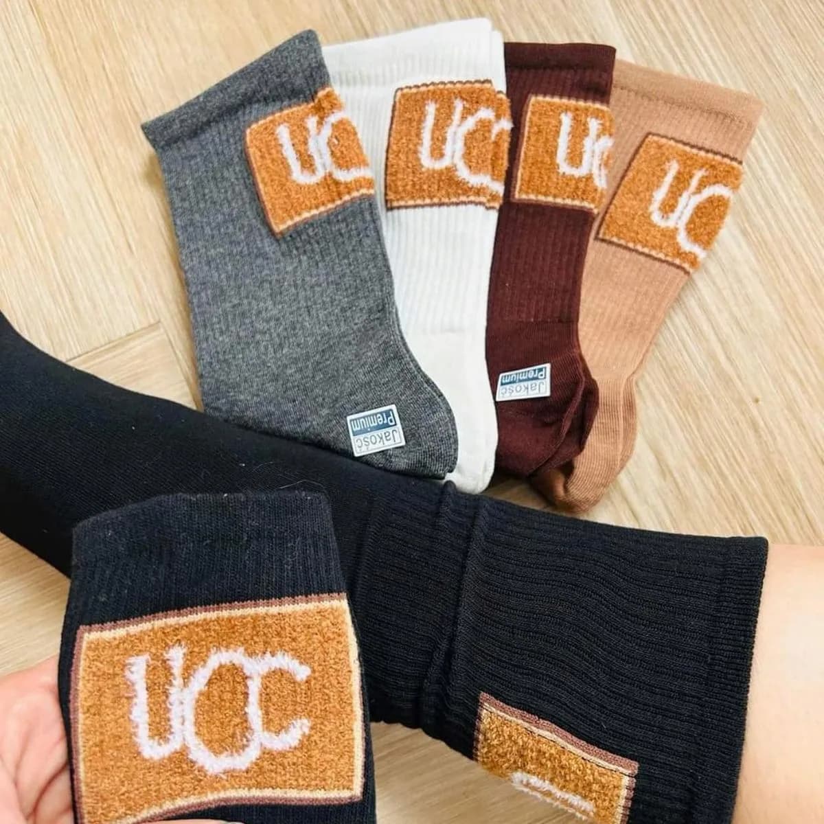 Skarpety damskie UC z metką, różne kolory