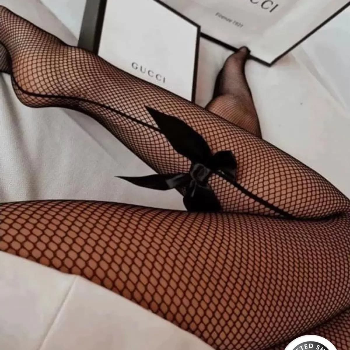 Rajstopy damskie czarne siatkowe z kokardką C18