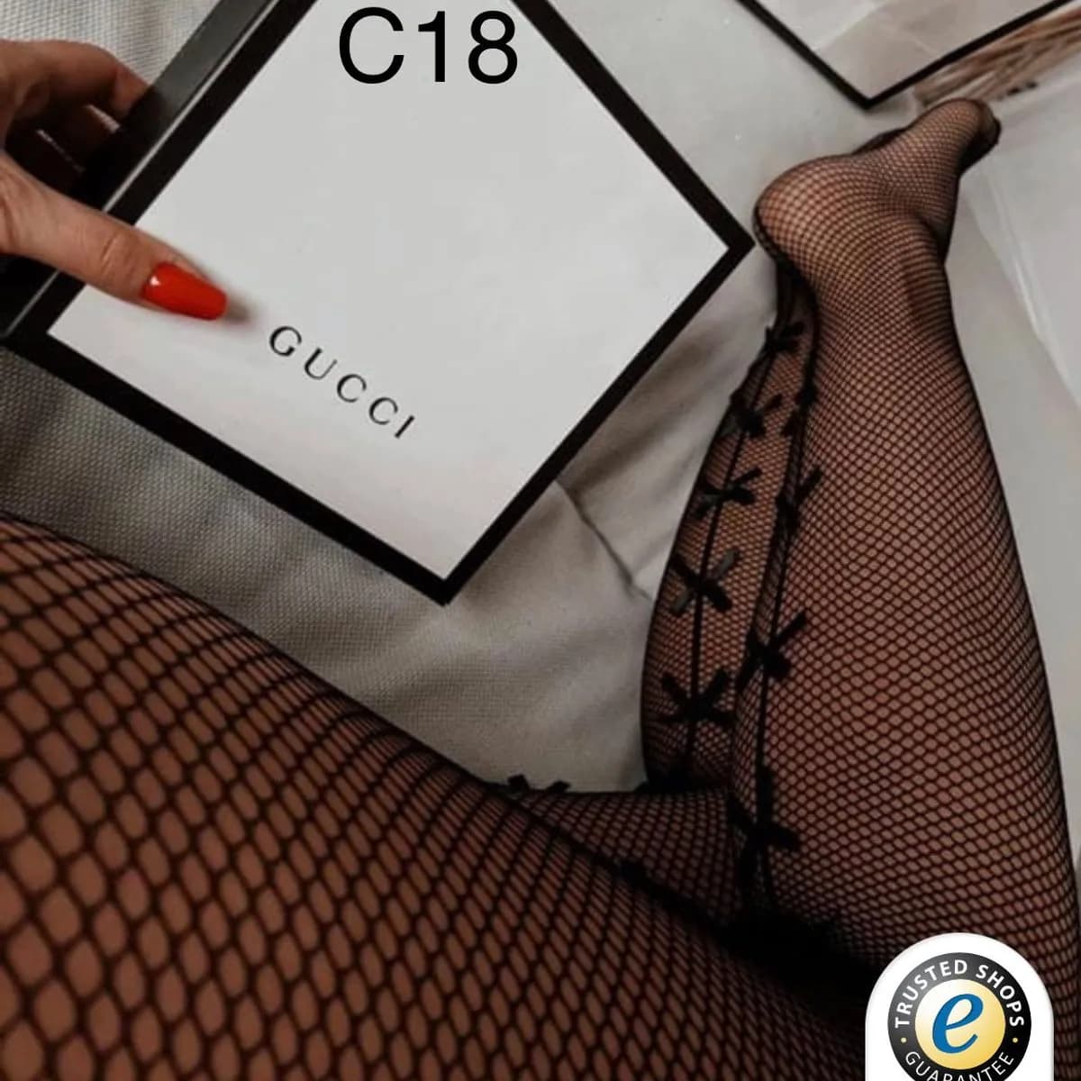 Rajstopy damskie czarne z wzorem Gucci C18