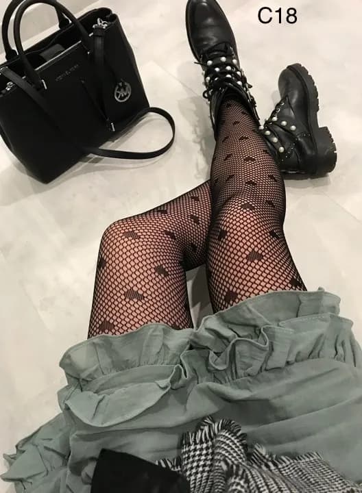 Rajstopy damskie czarne z wzorem serc C18