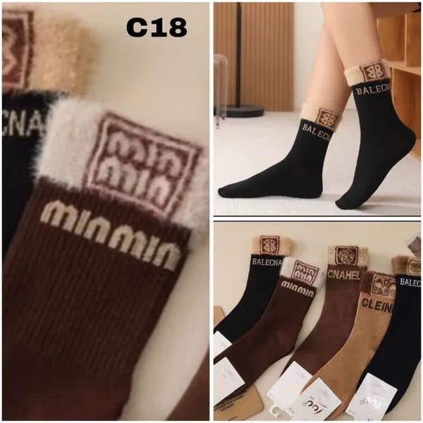 Rajstopy damskie czarne z futrzanym mankietem C18