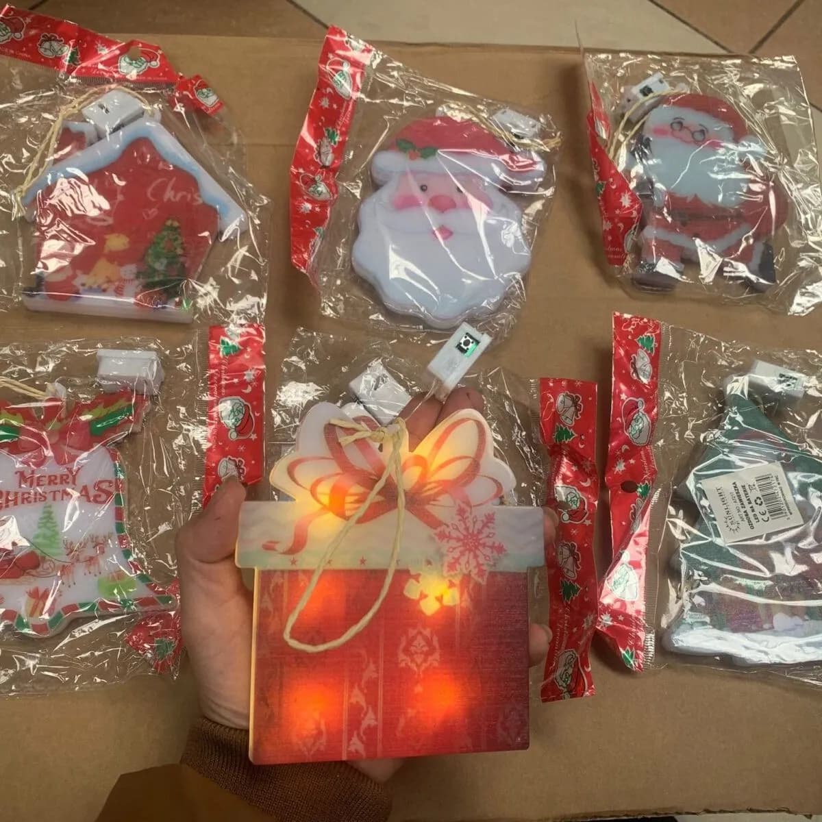 Ozdoba na Choinkę LED - różne wzory świąteczne