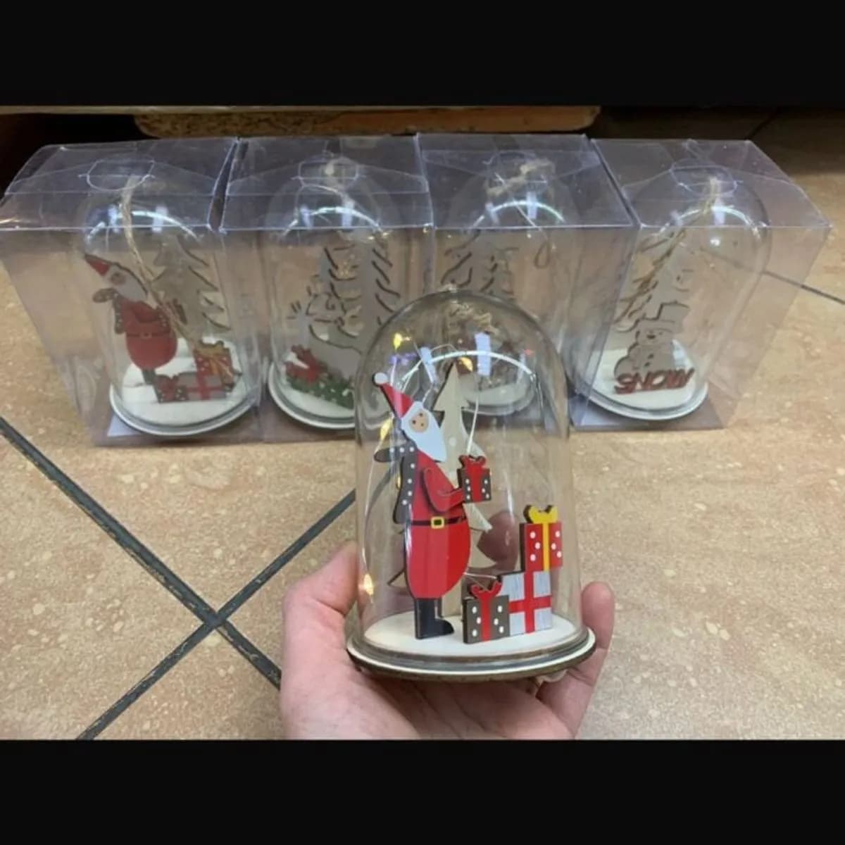 Śnieżna Kula LED z Mikołajem Dekoracja Świąteczna