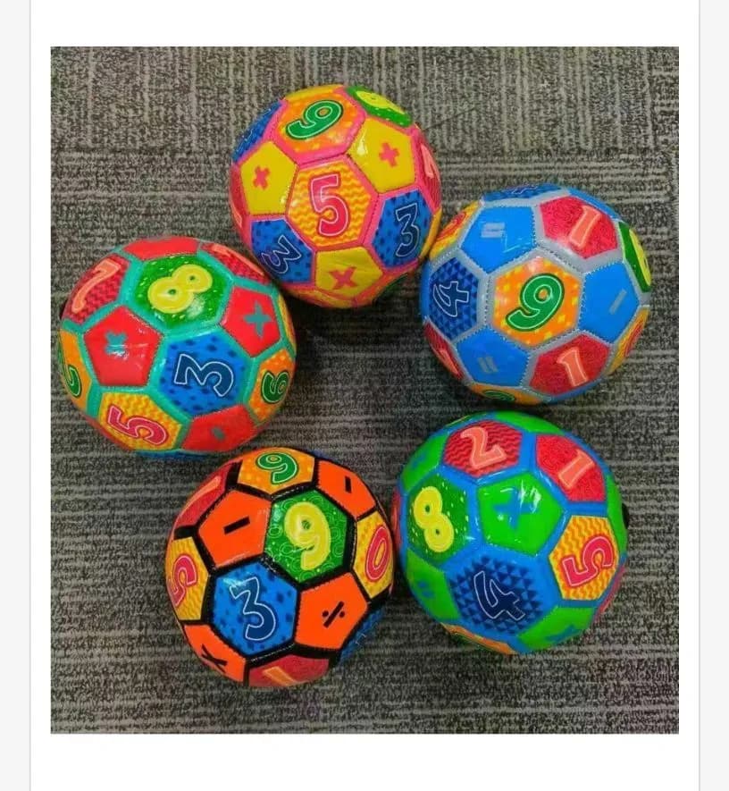 Kolorowe piłki edukacyjne z liczbami dla dzieci