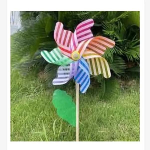 Wiatrak Plastikowy 24cm Wielobarwny