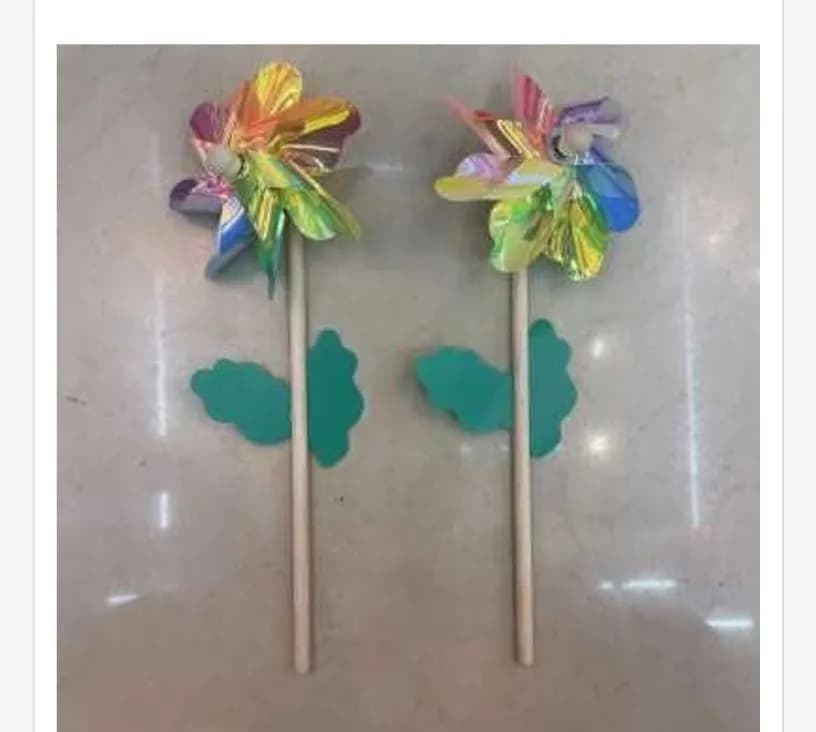 Wiatrak Plastikowy 12cm Tęczowy