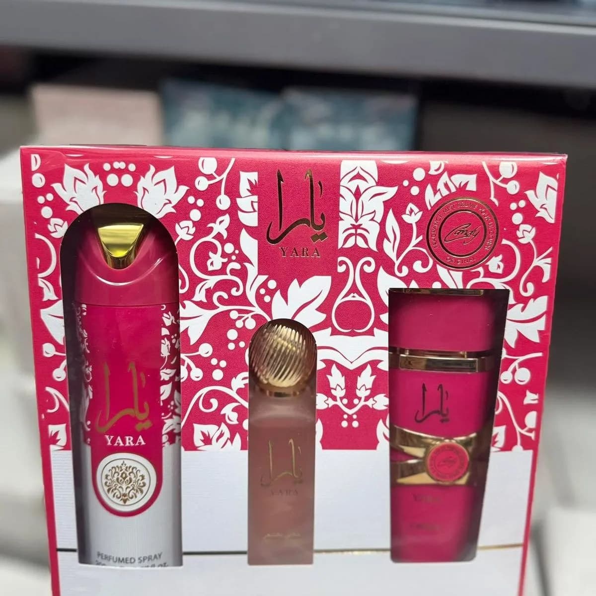 Zestaw perfum damskich Yara w pudełku 4 szt