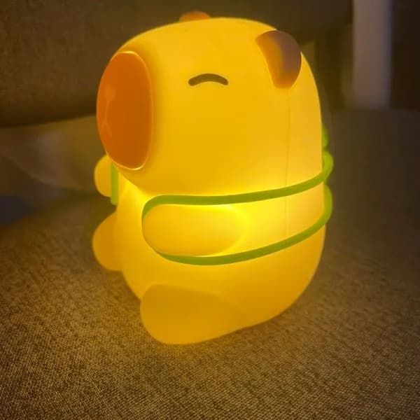 Lampka na noc Kapibara silikonowa LED, ciepłe światło