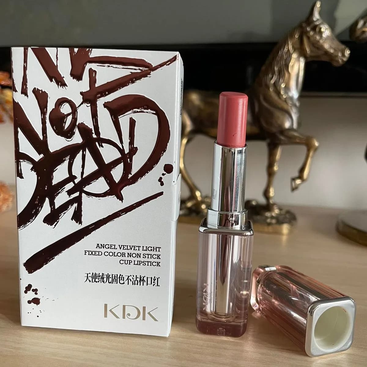 Pomadka do Ust KDK Angel Velvet Light Non-Stick 24 szt.