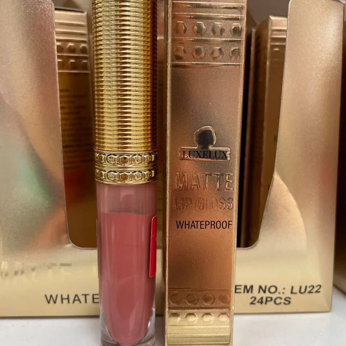 Błyszczyk do Ust Nieprzywierający LUXELUX Matte Waterproof 24 szt.