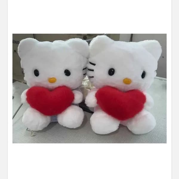 Maskotka Pluszowa Hello Kitty z Czerwonym Sercem 20-23cm