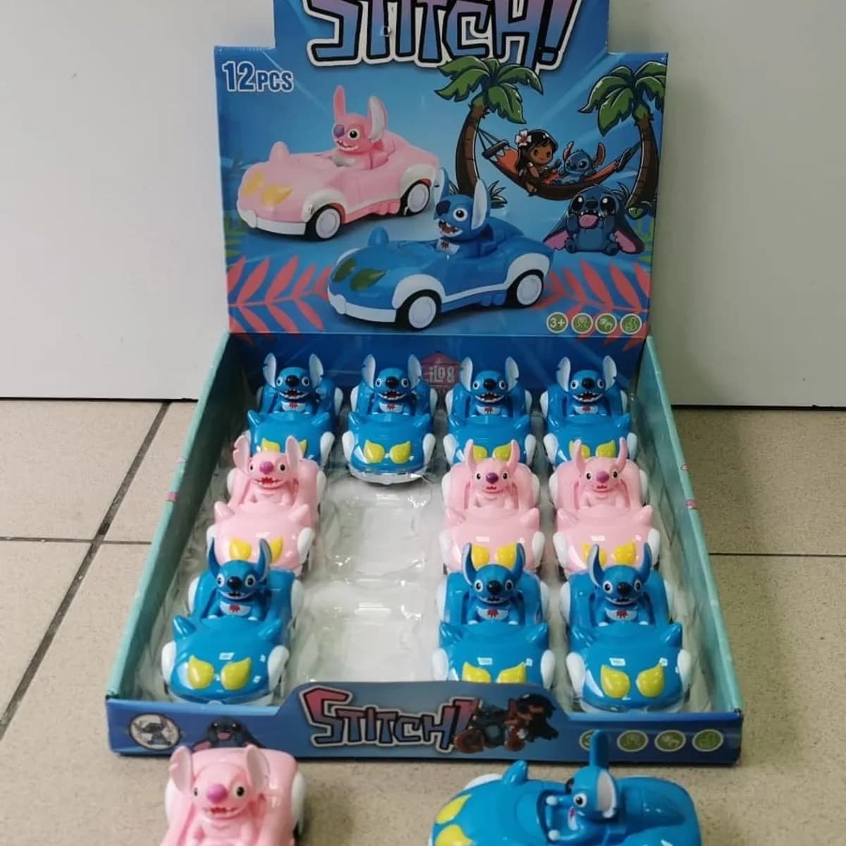 Auta Stitch i Angel, zestaw 12 sztuk, autka plastikowe 9cm