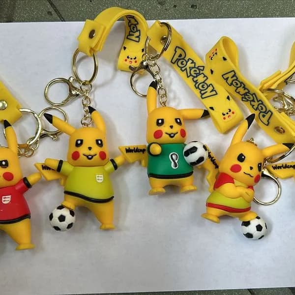 Brelok do Kluczy Pokemon Pikachu Piłkarz z Piłką 24 szt.