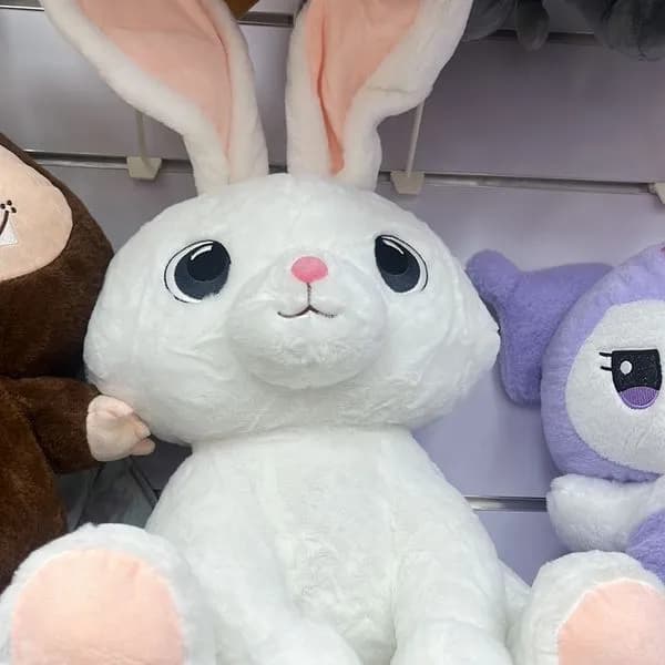 Maskotka królik z kocykiem biały różowe uszy