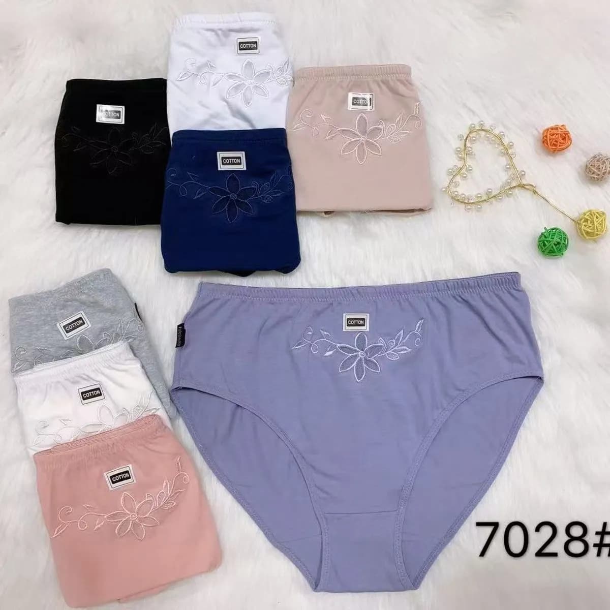 Majtki damskie z haftem kwiatowym 6 kolorów SKU 190326-31