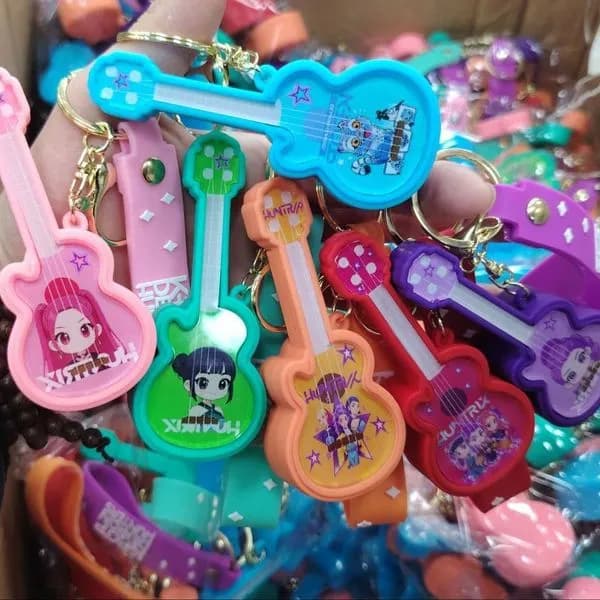 Brelok do Kluczy Kpop LED Gitara Kolorowy
