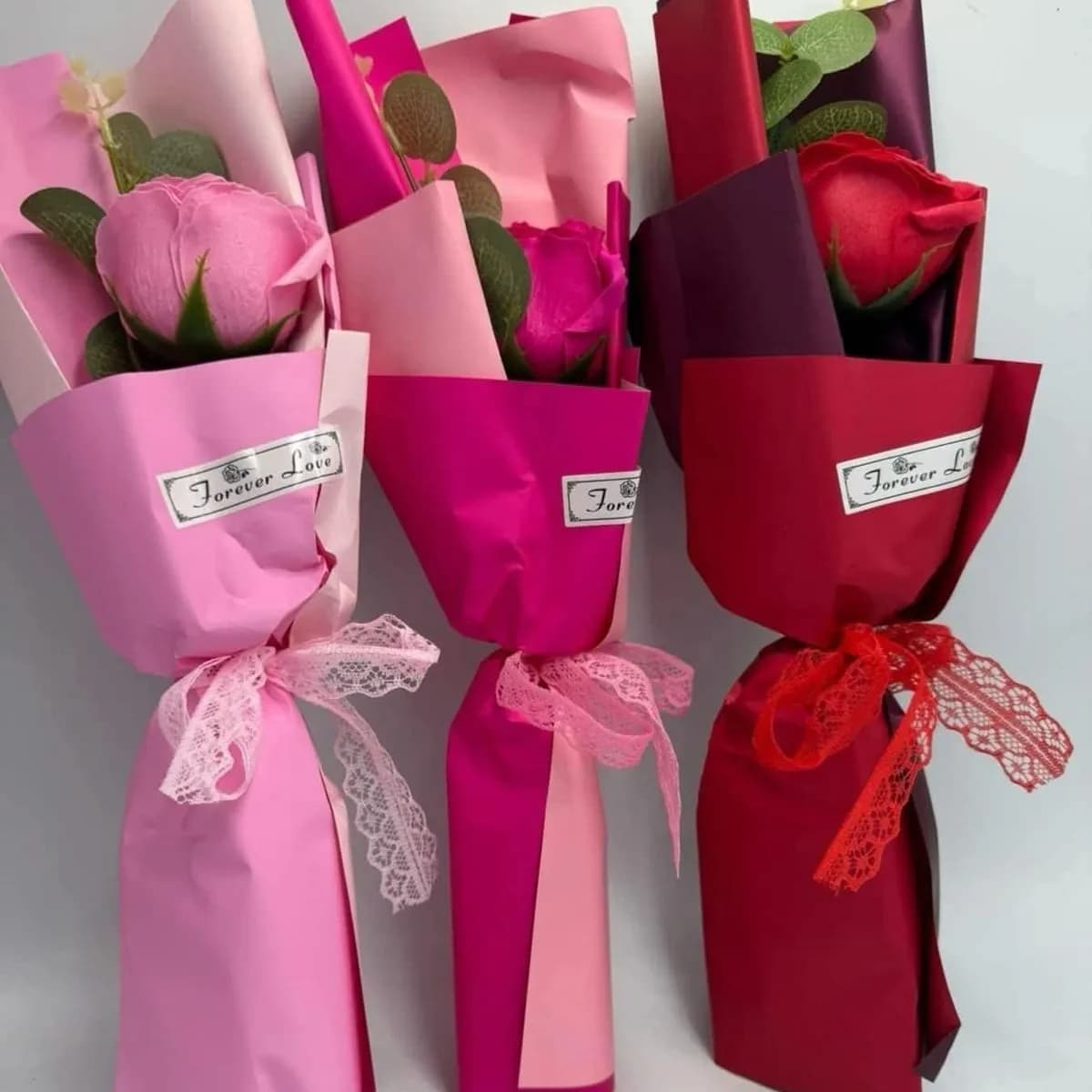 Dekoracja Kwiaty LED Róża Sztuczna w Papieci