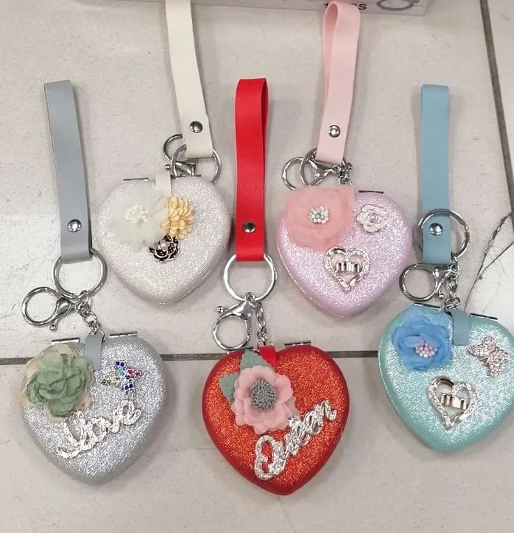 Brelok do kluczy kształt serca z kwiatami 201225-44