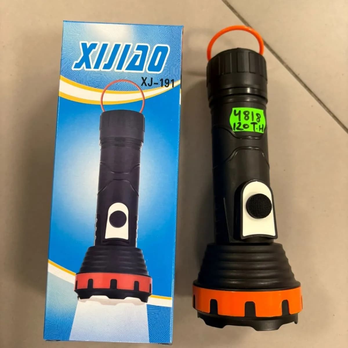 Latarka Xijido XJ-191 na baterie R20