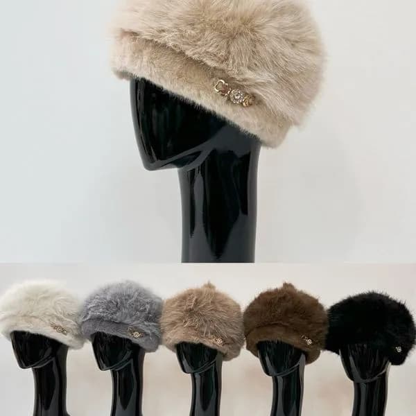 Czapka Zimowa Damska Futerko z Broszką Mix Kolorów