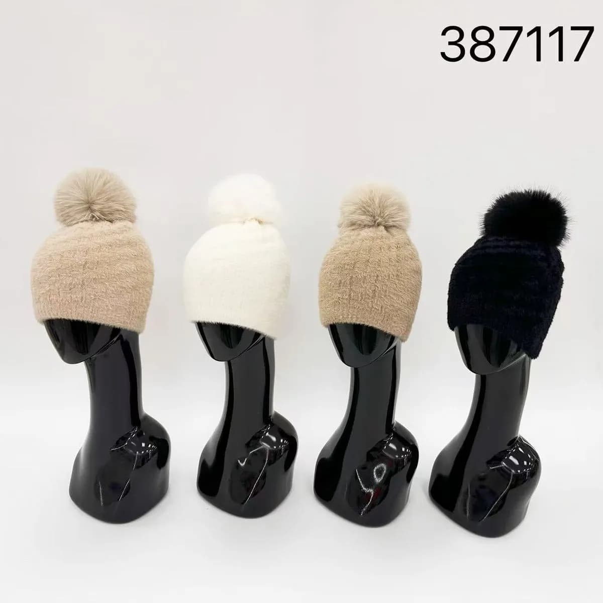 Czapka Zimowa Damska z Pomponem Beżowa/Czarna/Biała Mix Kolorów