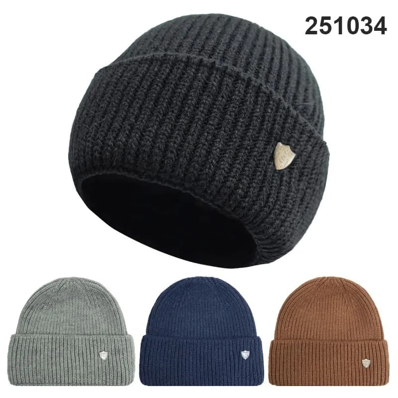 Czapka Zimowa Męska Prążkowana z Naszywką Mix Kolorów 12szt